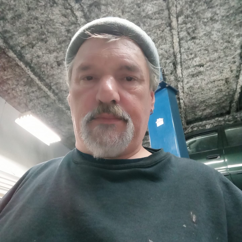 Meet your Posher, Lefty